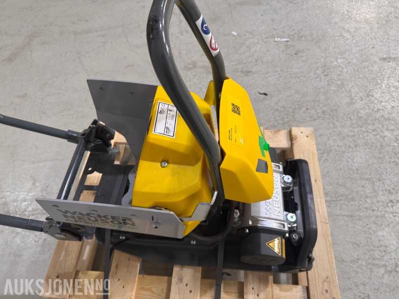 2022 Wacker Neuson APS1030e - 50 KG EL VIBROPLATE - Ваљак: слика 4 2022 Wacker Neuson APS1030e - 50 KG EL VIBROPLATE - Ваљак: слика 4