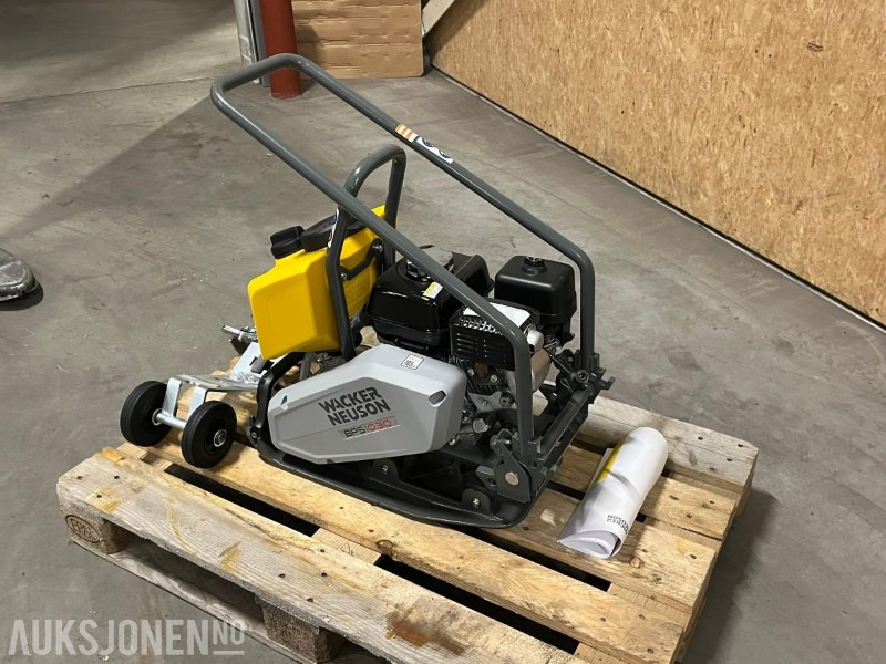 2022 Wacker vibroplate BPS1030Aw 56kg - ikke brukt! - Ваљак: слика 4 2022 Wacker vibroplate BPS1030Aw 56kg - ikke brukt! - Ваљак: слика 4