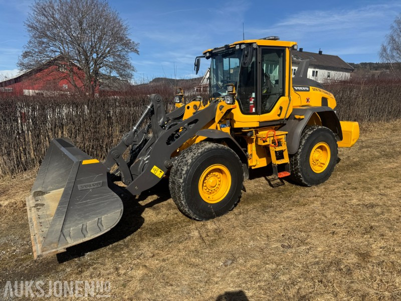 2024 Volvo L70H2 HJULLASTER MED SKUFFE, SETRALSMØRING, VEKT +++KUN 400 TIMER - Натоварувач на тркала: слика 1 2024 Volvo L70H2 HJULLASTER MED SKUFFE, SETRALSMØRING, VEKT +++KUN 400 TIMER - Натоварувач на тркала: слика 1