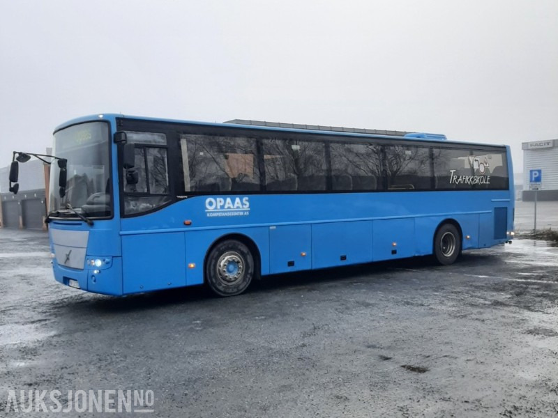 2005 Volvo B-7 R 8700 INTERCITY Buss - Автобус: слика 1 2005 Volvo B-7 R 8700 INTERCITY Buss - Автобус: слика 1