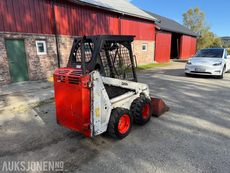 Bobcat Kompaktlaster med skuffe - Компактен натоварувач: слика 5 Bobcat Kompaktlaster med skuffe - Компактен натоварувач: слика 5
