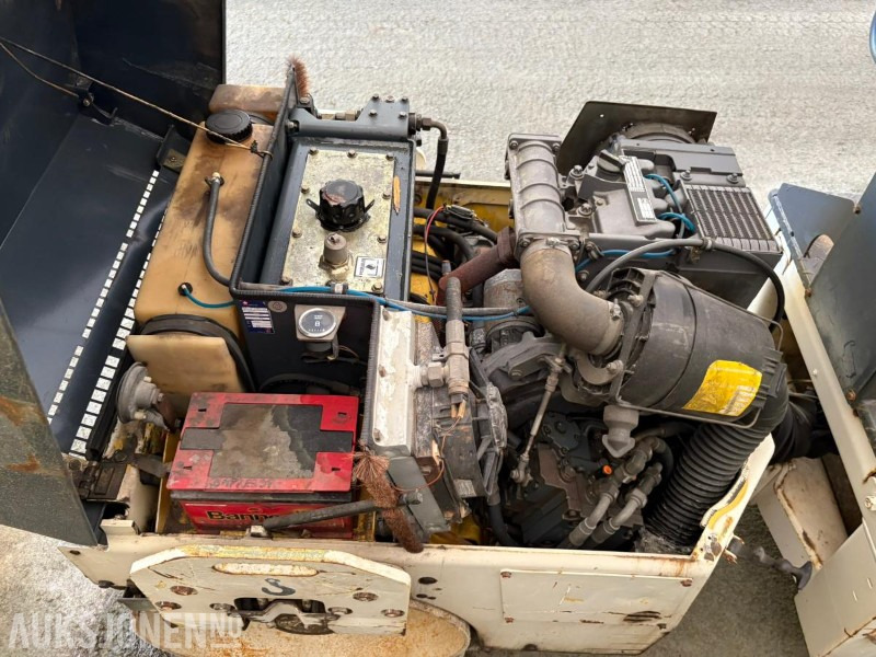 Лизинг на  Bomag BW 100 AD-3 / ASFALTVALS Bomag BW 100 AD-3 / ASFALTVALS: слика 16