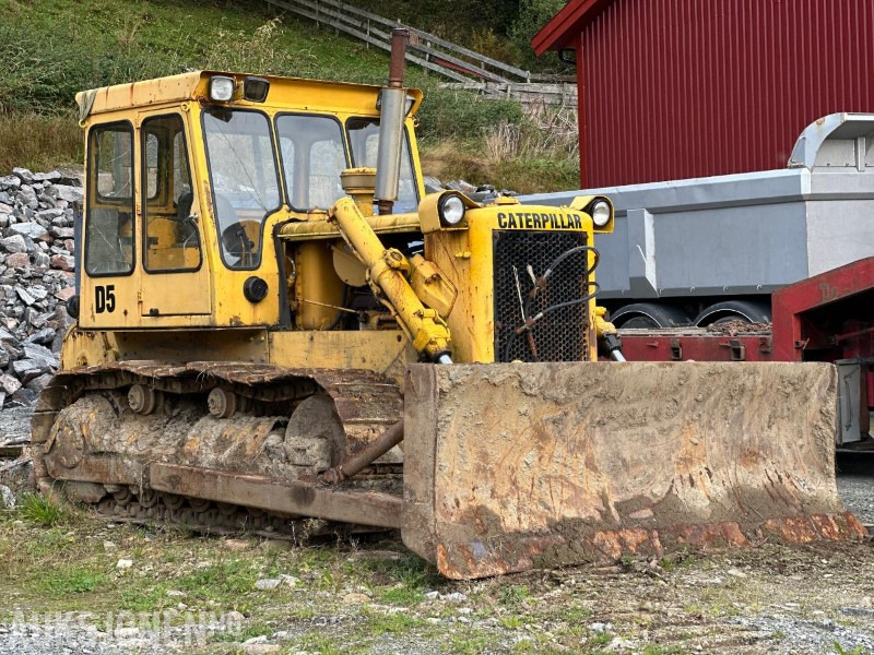 Cat D5 Bulldoser // doser - Градежна опрема: слика 1 Cat D5 Bulldoser // doser - Градежна опрема: слика 1