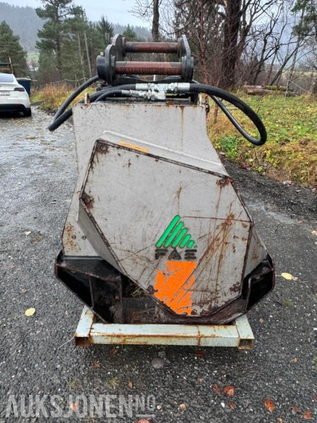 2016 FAE - UML/EX-150 VT - Krattknuser / Vegetasjonsfres med variabel transmisjon - S60 feste - Додаток за Градежна машина: слика 2 2016 FAE - UML/EX-150 VT - Krattknuser / Vegetasjonsfres med variabel transmisjon - S60 feste - Додаток за Градежна машина: слика 2