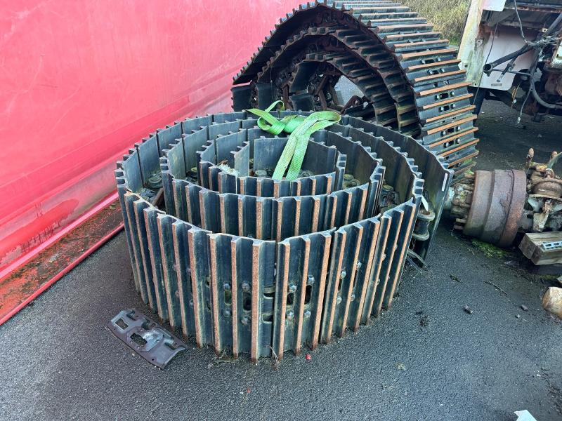Hitachi ZX300 Belter og Sprockethjul - Додаток за Градежна машина: слика 1 Hitachi ZX300 Belter og Sprockethjul - Додаток за Градежна машина: слика 1