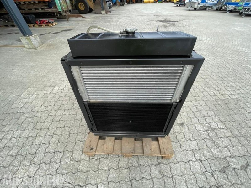 UBRUKT 2012 Deutz TCD 2012 L04 2V Motor - Hydraulikkpumpe - Styreskap/startskap - UBRUKT - Kjøpt inn for å passe til Powerscreen Warrior og Chieftain 1400. - Додаток за Градежна машина: слика 5 UBRUKT 2012 Deutz TCD 2012 L04 2V Motor - Hydraulikkpumpe - Styreskap/startskap - UBRUKT - Kjøpt inn for å passe til Powerscreen Warrior og Chieftain 1400. - Додаток за Градежна машина: слика 5