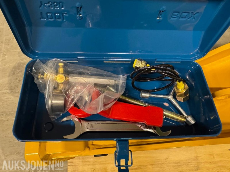 NY HENIMA PIGGHAMMER TIL 4-7 TONNS GRAVEMASKIN S40 M/GARANTI - Друга машина: слика 5 NY HENIMA PIGGHAMMER TIL 4-7 TONNS GRAVEMASKIN S40 M/GARANTI - Друга машина: слика 5