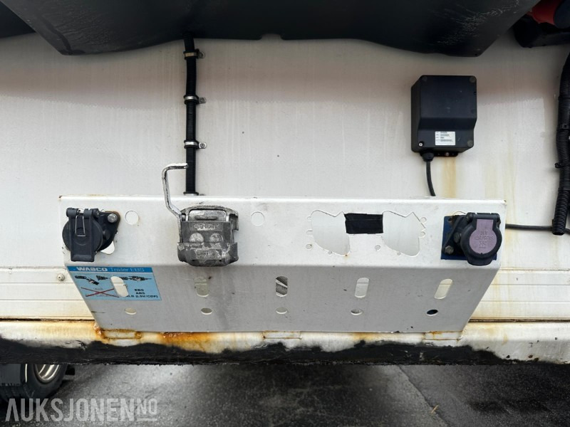 Ekeri FNA Frysesemi 2013 – Carrier Vector 1950 MT – Sideåpning – EU-godkjent til 07/2026 - Полуприколка ладилник: слика 4 Ekeri FNA Frysesemi 2013 – Carrier Vector 1950 MT – Sideåpning – EU-godkjent til 07/2026 - Полуприколка ладилник: слика 4