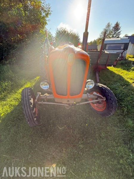 Fiat 411r med bakmontert skjær og frontlaster - Трактор: слика 2 Fiat 411r med bakmontert skjær og frontlaster - Трактор: слика 2