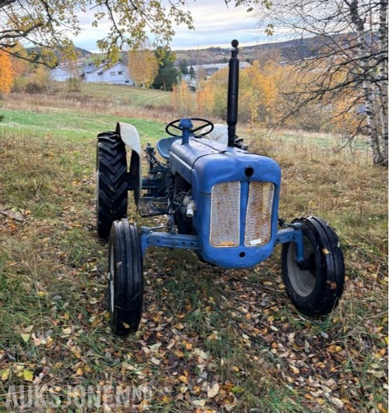 Ford dexta - Трактор: слика 1 Ford dexta - Трактор: слика 1