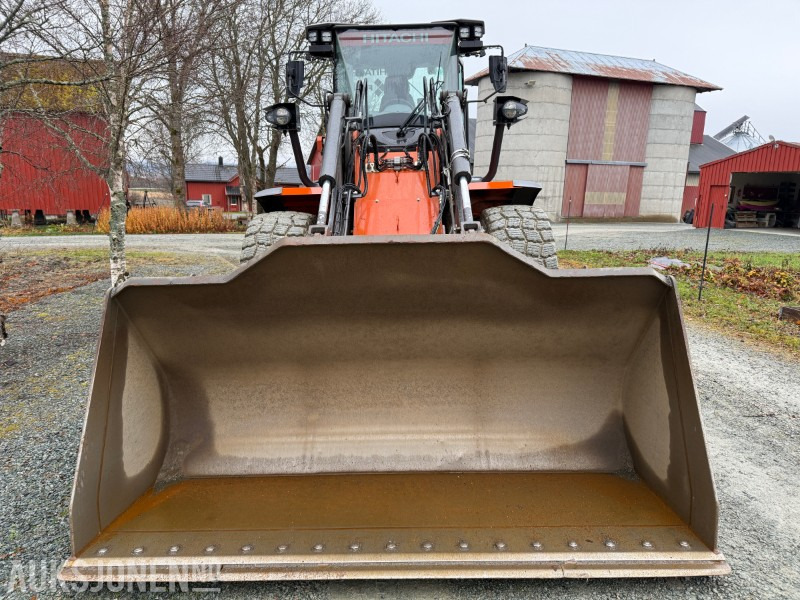 Hitachi ZW 160PL7 LSD - BM120, skuffm/bolton, hydr. gaffler - Багер: слика 2 Hitachi ZW 160PL7 LSD - BM120, skuffm/bolton, hydr. gaffler - Багер: слика 2