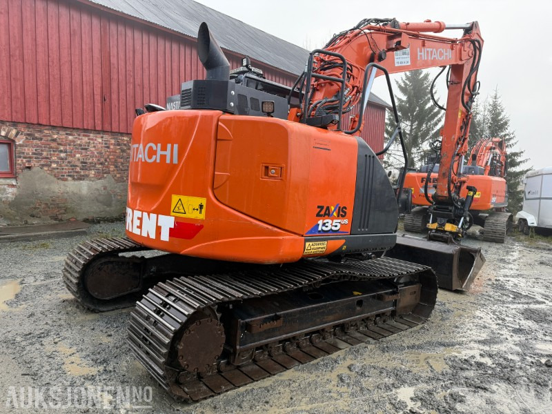 Hitachi ZX135 US-6 EC219, 2 skuffer, sentralsmøring - Багер: слика 5 Hitachi ZX135 US-6 EC219, 2 skuffer, sentralsmøring - Багер: слика 5