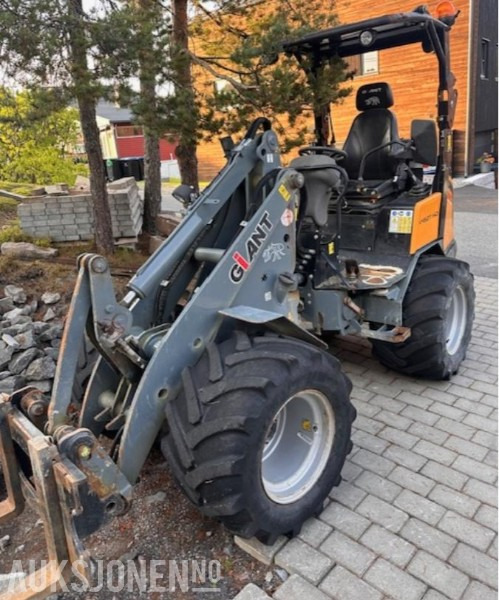 Hjullaster Giant V452T HD - Натоварувач на тркала: слика 1 Hjullaster Giant V452T HD - Натоварувач на тркала: слика 1