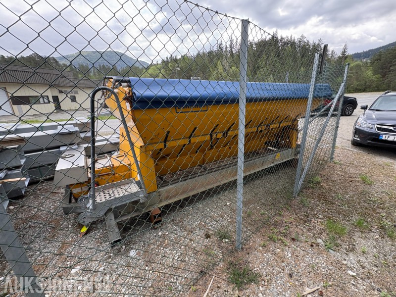 2006 Smidt STRATOS strøkasse / strøbalje B50-36VCL - Камион: слика 2 2006 Smidt STRATOS strøkasse / strøbalje B50-36VCL - Камион: слика 2