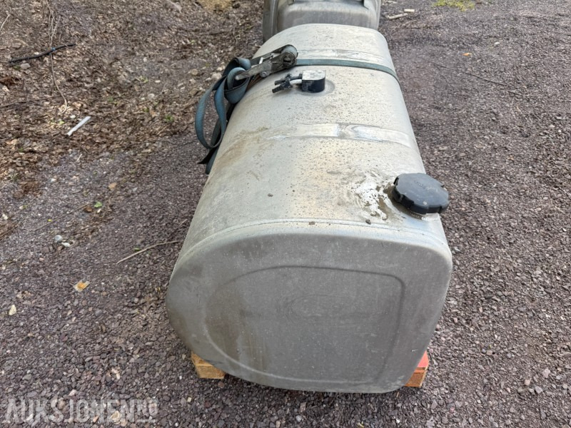 Dieseltank fra Volvo 750 - Камион: слика 3 Dieseltank fra Volvo 750 - Камион: слика 3