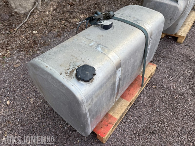 Dieseltank fra Volvo 750 - Камион: слика 2 Dieseltank fra Volvo 750 - Камион: слика 2