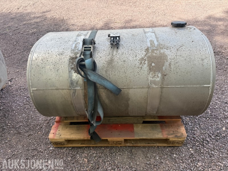 Dieseltank fra Volvo 750 - Камион: слика 5 Dieseltank fra Volvo 750 - Камион: слика 5