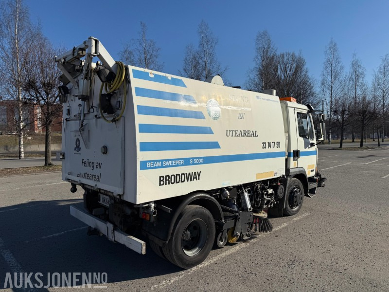 1997 DAF 45 180 TI feiebil, tilhengerfeste, nytt sug, kamera, ekstralys - Комунално/ Специјално возило: слика 5 1997 DAF 45 180 TI feiebil, tilhengerfeste, nytt sug, kamera, ekstralys - Комунално/ Специјално возило: слика 5
