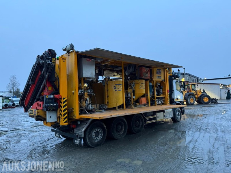 2017 Mercedes-Benz Arocs 3235 8x4, Injeksjonsrigg AMV, EURO 6, påmontert kran - Комунално/ Специјално возило: слика 5 2017 Mercedes-Benz Arocs 3235 8x4, Injeksjonsrigg AMV, EURO 6, påmontert kran - Комунално/ Специјално возило: слика 5