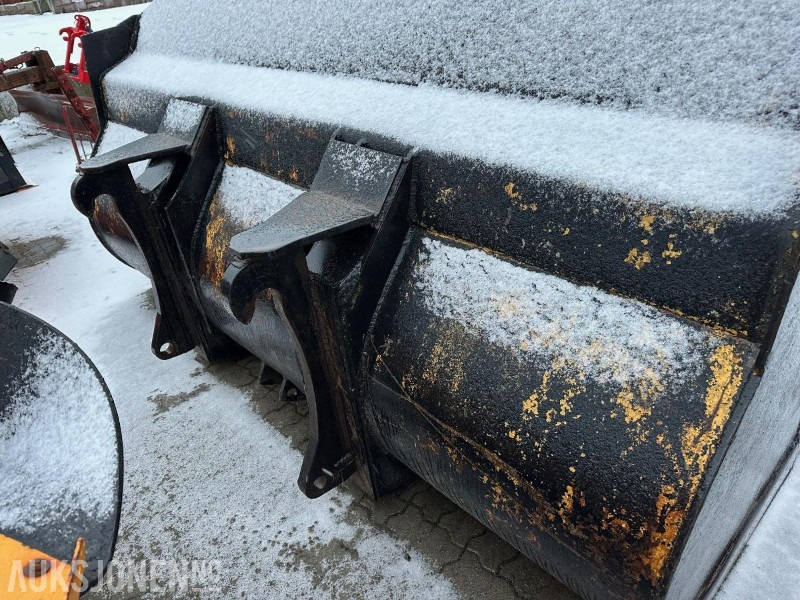 Kraftig hjullaster skuffe med stort BM feste - Градежна опрема: слика 1 Kraftig hjullaster skuffe med stort BM feste - Градежна опрема: слика 1