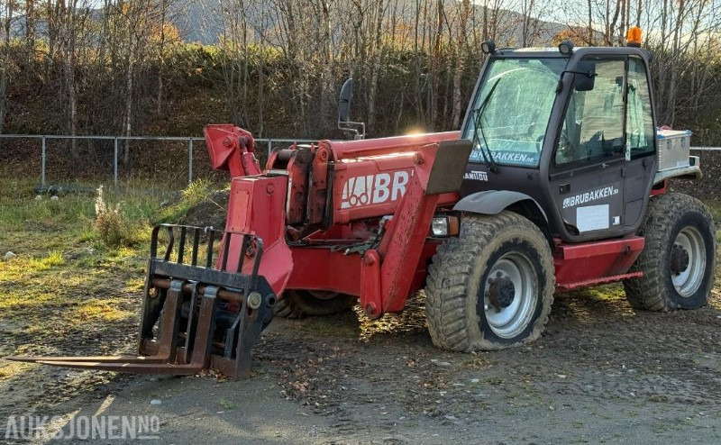 Manitou MT1740 - Mannskapskurv - Pallegaffler - 8329t - Телескопски ракувач: слика 2 Manitou MT1740 - Mannskapskurv - Pallegaffler - 8329t - Телескопски ракувач: слика 2