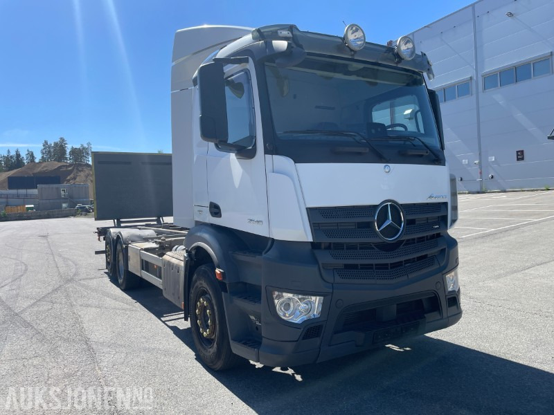 Mercedes-Benz Antos 2545 containerbil, baklem, euro 6, lav km - Транспортер на контејнер/ Камион со променливо тело: слика 2 Mercedes-Benz Antos 2545 containerbil, baklem, euro 6, lav km - Транспортер на контејнер/ Камион со променливо тело: слика 2