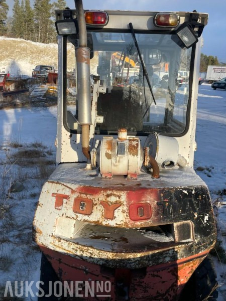 1980 Toyota Truck reparasjonsobjekt - Опрема за ракување со материјали: слика 3 1980 Toyota Truck reparasjonsobjekt - Опрема за ракување со материјали: слика 3