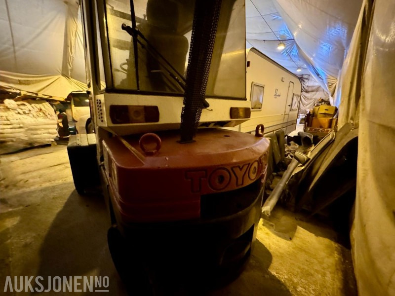 1990 Toyota 5FD40 - Truck - Timer: 9376 - Опрема за ракување со материјали: слика 4 1990 Toyota 5FD40 - Truck - Timer: 9376 - Опрема за ракување со материјали: слика 4