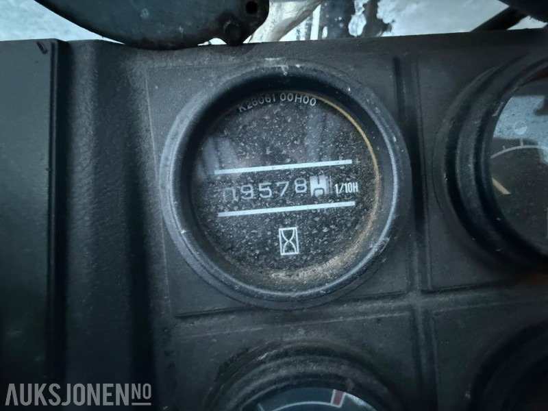 Опрема за ракување со материјали 2003 Nissan VF05H70U Motvektstruck - 7 Tonn løftevekt - Nye batteri - 9578T: слика 9