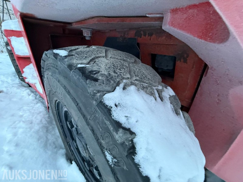 Опрема за ракување со материјали 2003 Nissan VF05H70U Motvektstruck - 7 Tonn løftevekt - Nye batteri - 9578T: слика 15