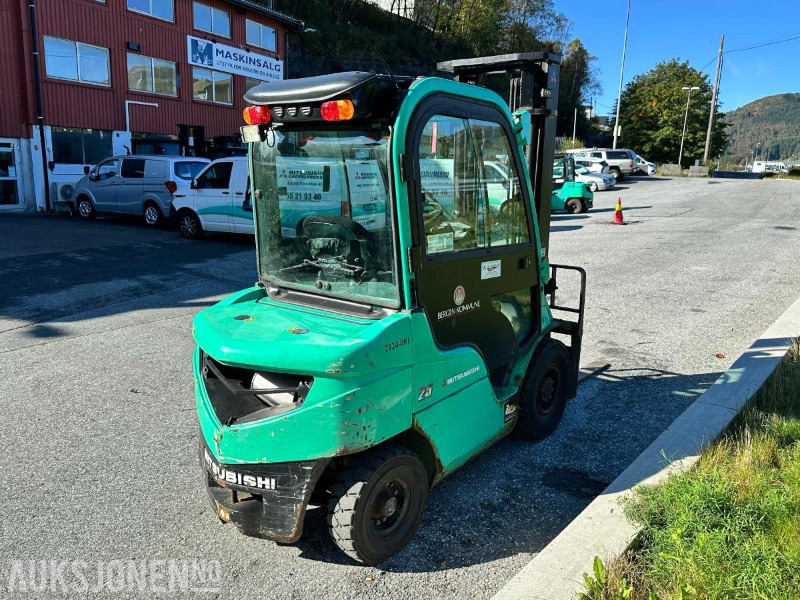 2006 Mitsubishi FD25N Dieseltruck – 2,5 tonn/nysertifisert, 1570 timer - Опрема за ракување со материјали: слика 5 2006 Mitsubishi FD25N Dieseltruck – 2,5 tonn/nysertifisert, 1570 timer - Опрема за ракување со материјали: слика 5
