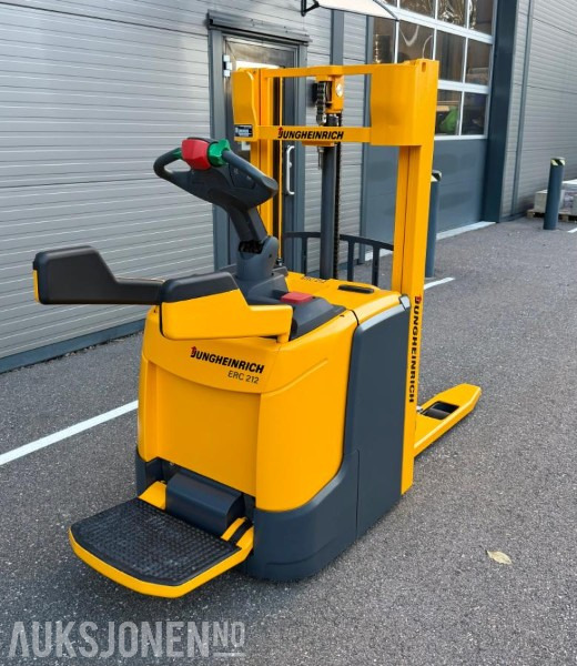 2012 Jungheinrich ERC212 - 1200 kg / 2,5 meter løftehøyde - Опрема за ракување со материјали: слика 5 2012 Jungheinrich ERC212 - 1200 kg / 2,5 meter løftehøyde - Опрема за ракување со материјали: слика 5