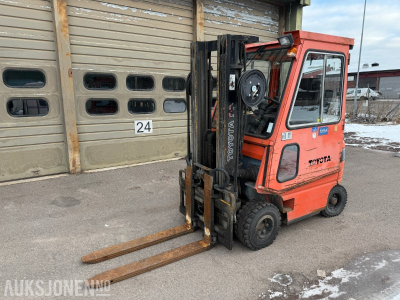 Toyota FBM 16 truck - Løftehøyde 4700 mm - REP objekt - Опрема за ракување со материјали: слика 1 Toyota FBM 16 truck - Løftehøyde 4700 mm - REP objekt - Опрема за ракување со материјали: слика 1