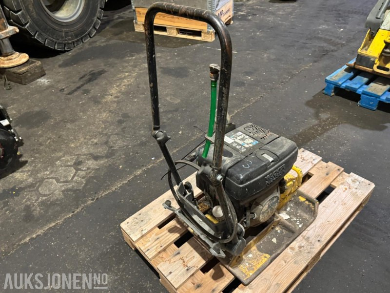Wacker Neuson DPS18 vibroplate - Ваљак: слика 4 Wacker Neuson DPS18 vibroplate - Ваљак: слика 4