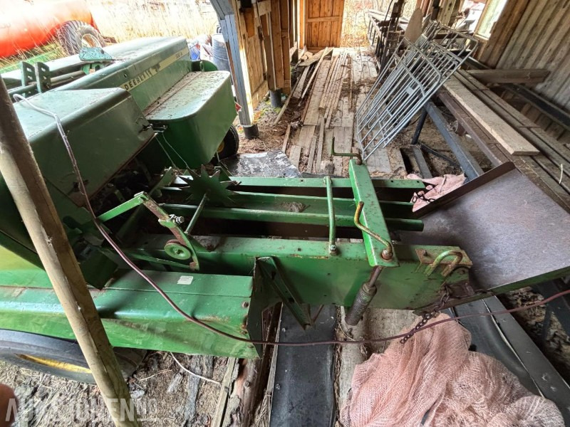 1900 John deere 332A firkantpresse - Земјоделска машина: слика 4 1900 John deere 332A firkantpresse - Земјоделска машина: слика 4