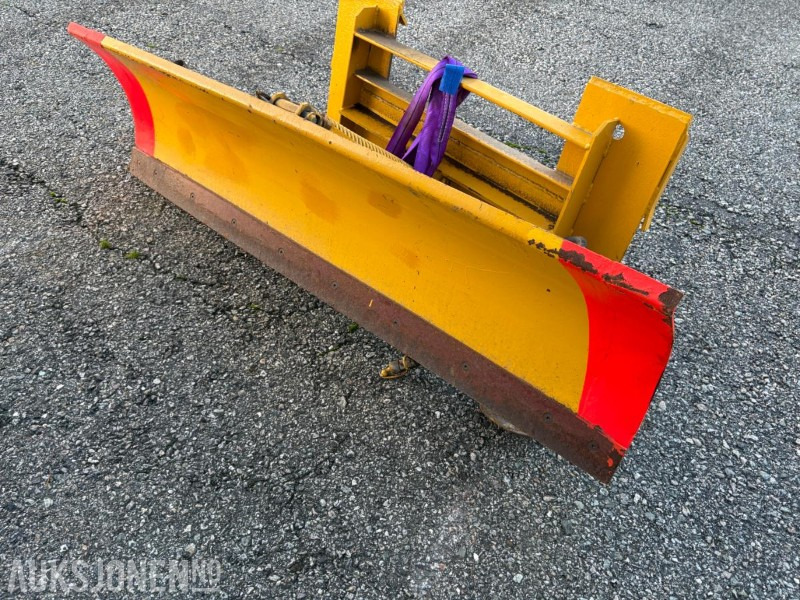 1900 kommunal skjær med euro feste - Земјоделска машина: слика 2 1900 kommunal skjær med euro feste - Земјоделска машина: слика 2