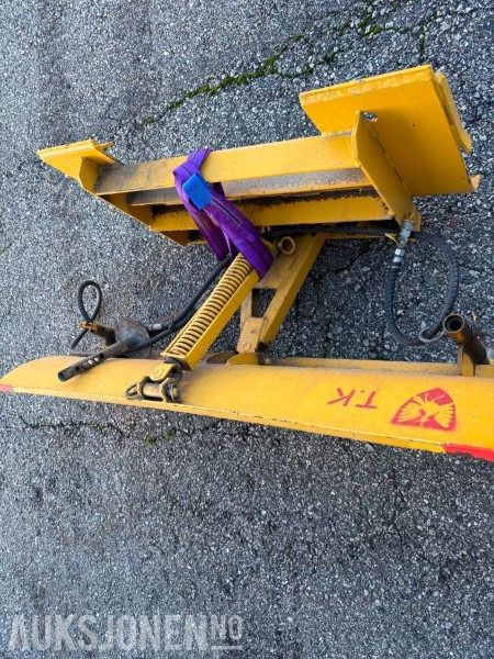 1900 kommunal skjær med euro feste - Земјоделска машина: слика 4 1900 kommunal skjær med euro feste - Земјоделска машина: слика 4