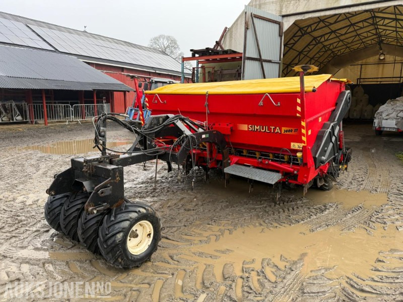 2001 Junkkari Simulta 3000ST Såmaskin - Земјоделска машина: слика 1 2001 Junkkari Simulta 3000ST Såmaskin - Земјоделска машина: слика 1