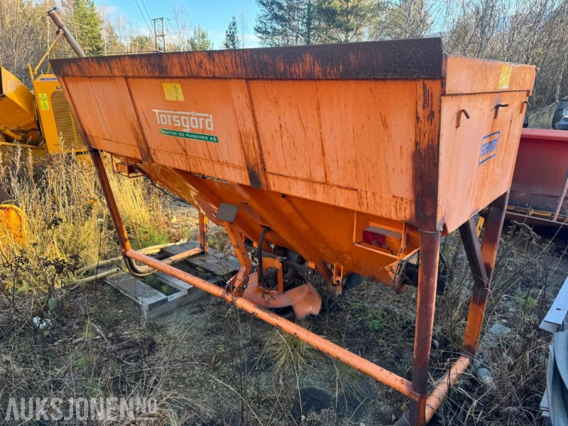 2006 Shmidt Traxos 18VCB selvlastende tallerkenspreder for traktor 1,8 m3 - Земјоделска машина: слика 4 2006 Shmidt Traxos 18VCB selvlastende tallerkenspreder for traktor 1,8 m3 - Земјоделска машина: слика 4