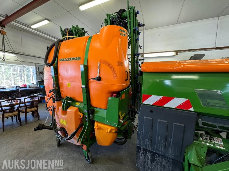 2011 amazonen uf 1801 21 meter m/ front tank - Земјоделска машина: слика 1 2011 amazonen uf 1801 21 meter m/ front tank - Земјоделска машина: слика 1