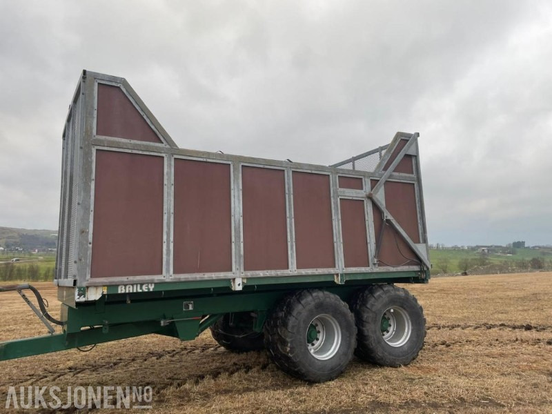 2014 bailey TB12 high-tip silohenger m/ svingboggi - Земјоделска машина: слика 1 2014 bailey TB12 high-tip silohenger m/ svingboggi - Земјоделска машина: слика 1