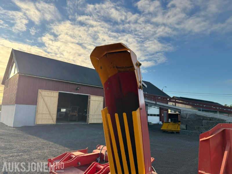 Земјоделска машина 2017 Duun TF255 Totrinns snøfres / Hydraulisk tut / PTO-drift: слика 8 Земјоделска машина 2017 Duun TF255 Totrinns snøfres / Hydraulisk tut / PTO-drift: слика 8