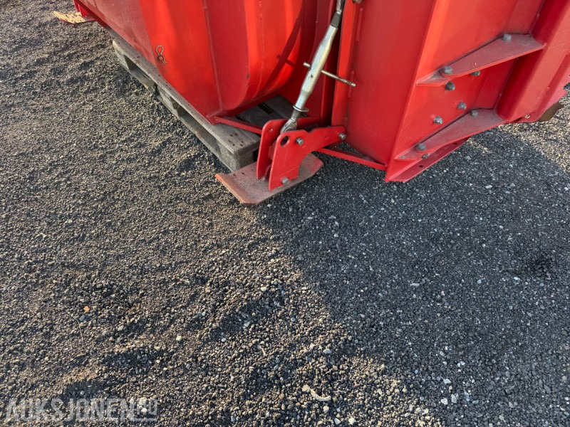 Земјоделска машина 2017 Duun TF255 Totrinns snøfres / Hydraulisk tut / PTO-drift: слика 9 Земјоделска машина 2017 Duun TF255 Totrinns snøfres / Hydraulisk tut / PTO-drift: слика 9