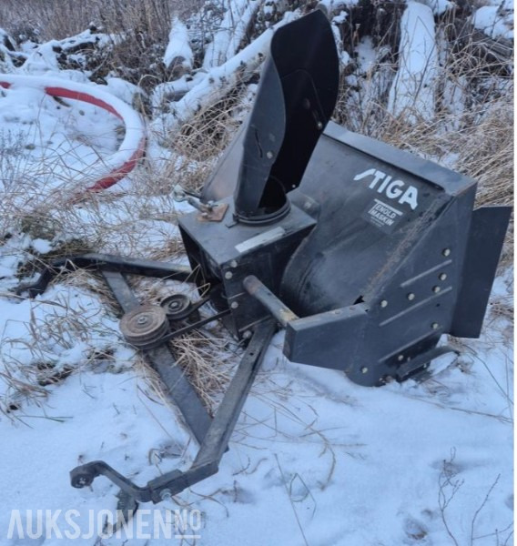 Stiga Snøfres til plentraktor, brukt på Stiga Park - Земјоделска машина: слика 1 Stiga Snøfres til plentraktor, brukt på Stiga Park - Земјоделска машина: слика 1