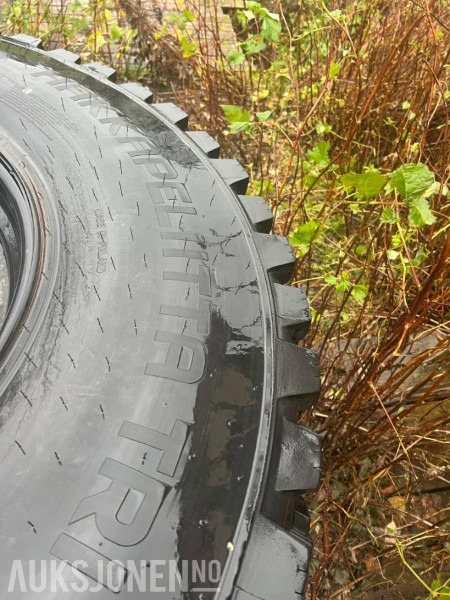 Vinter hjulsett Hakkapelitta tri 540/80R38 og 440/80R28 - Земјоделска машина: слика 4 Vinter hjulsett Hakkapelitta tri 540/80R38 og 440/80R28 - Земјоделска машина: слика 4