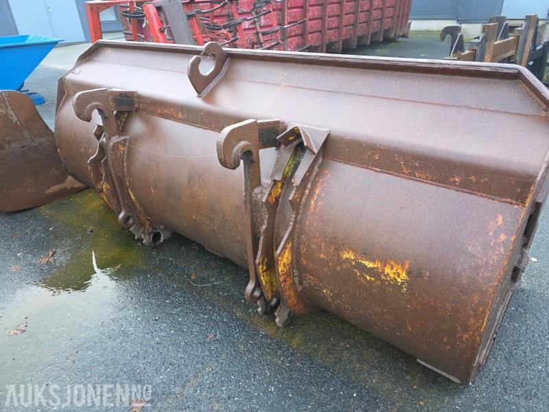 Frontlaster-skuffe 2,75 kubikk - Земјоделска машина: слика 4 Frontlaster-skuffe 2,75 kubikk - Земјоделска машина: слика 4