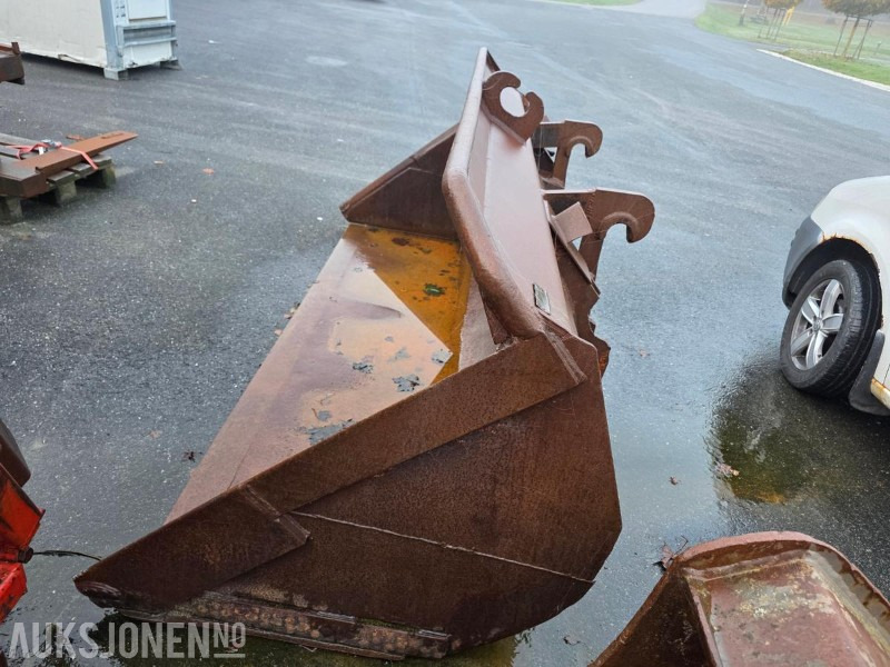 Frontlaster-skuffe 2,75 kubikk - Земјоделска машина: слика 2 Frontlaster-skuffe 2,75 kubikk - Земјоделска машина: слика 2