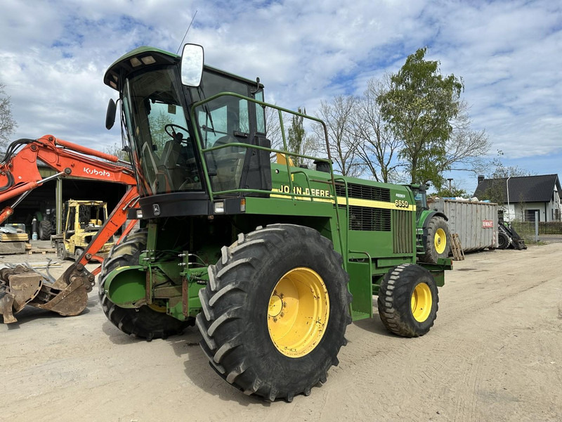 John Deere 6650 FOR PARTS - Комбајн за сточна храна: слика 1 John Deere 6650 FOR PARTS - Комбајн за сточна храна: слика 1