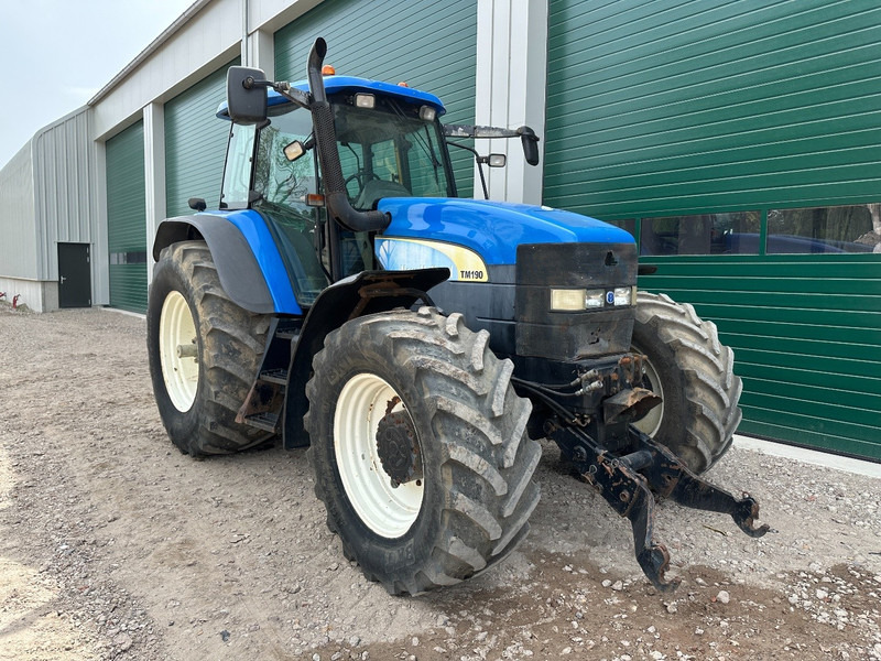 New Holland TM 190 - Трактор: слика 2 New Holland TM 190 - Трактор: слика 2
