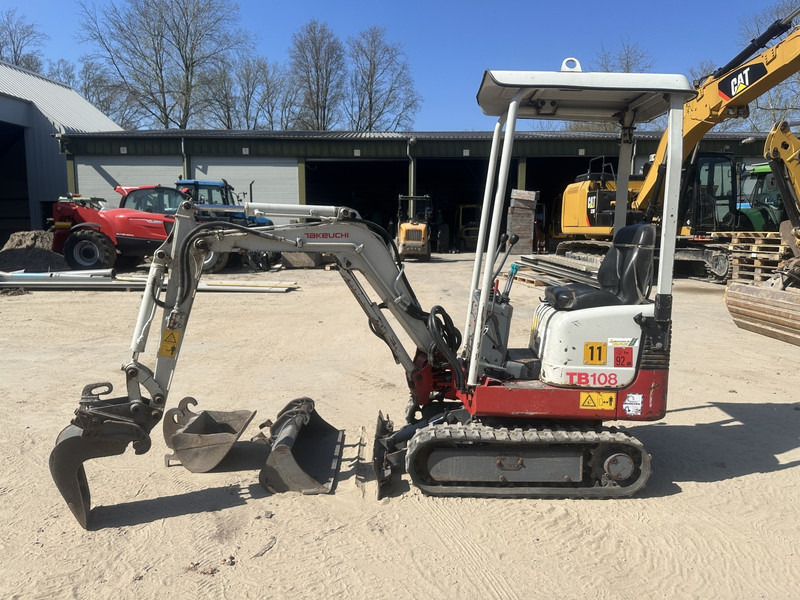 Takeuchi TB 108 3 buckets - Мини багер: слика 2 Takeuchi TB 108 3 buckets - Мини багер: слика 2